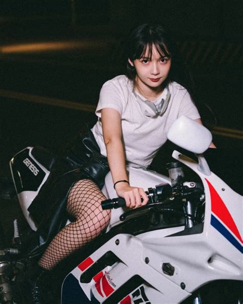 會騎檔車的女生你喜歡嗎？ #YAMAHA｜SiCAR 愛車酷