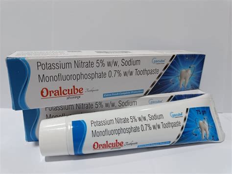 ORALCUBE Cool Mint Potassium Nitrate 5% Sodium Monofluorophosphate 0.7% ...