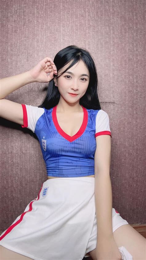 Hot Girl N Ng C Ng World Cup C V I Tuy N Anh L Ai B O Ki N Th C