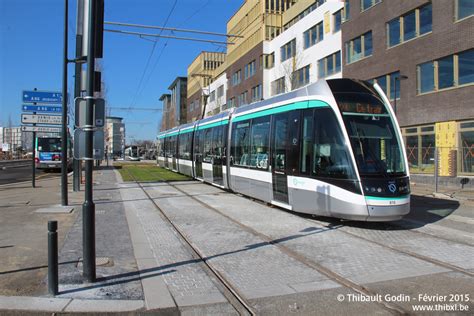 Tram Sur La Ligne T Ratp Saint Denis Photos De Trams Et