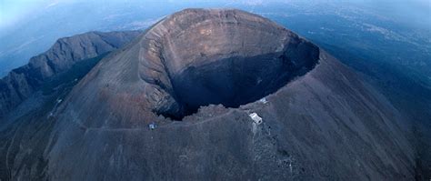 Il Cratere Del Vesuvio Per Il Pomigliano Jazz In Campaniapomigliano