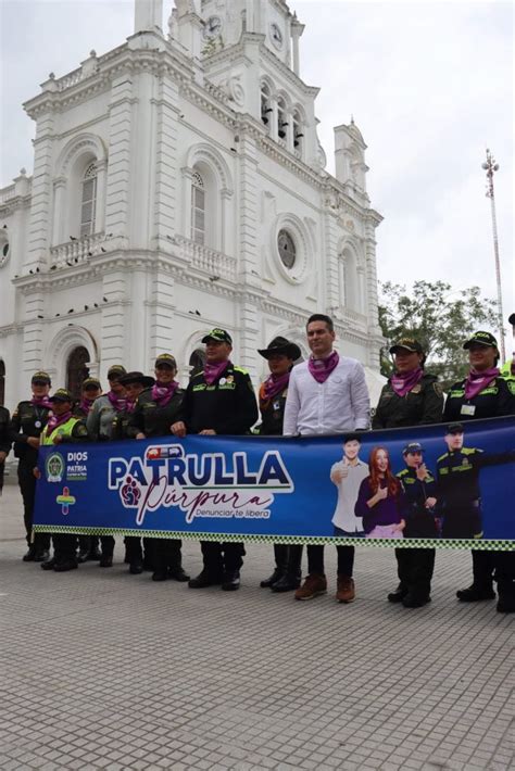 Policía lanza la Patrulla Púrpura Hablando Claro