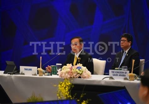 Apec Leaders Informal Dialogue With Guests The Shot