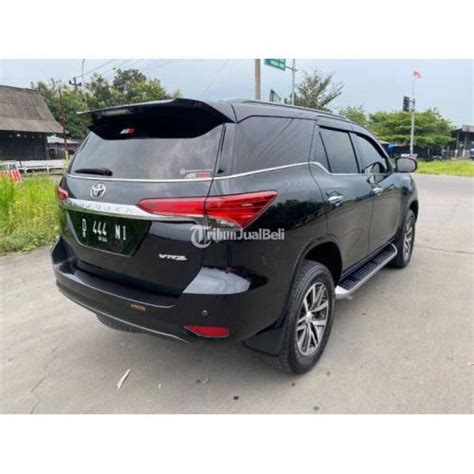 Mobil Toyota Fortuner Vrz At Bekas Surat Lengkap Mesin Normal