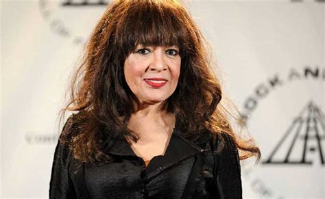 Muere de cáncer Ronnie Spector fundadora del mítico grupo de The