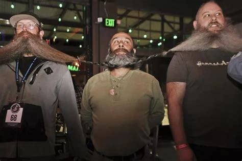 Bearded Men Set Record For Worlds Longest Chain Of Beards Measuring