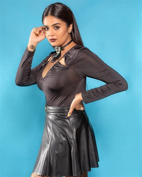 Sreemukhi Latest Photos Sreemukhi Latest Hot Phots Sreemukhi Latest Hot Photos Goes Viral
