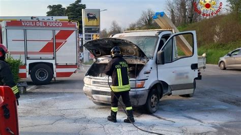 Zermeghedo Incendio Di Un Furgone Cassonato Vicenzareport