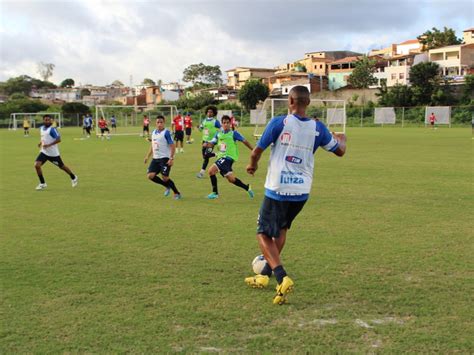 Após Manhã De Treino Físico Elenco Realiza Trabalho Com Bola No