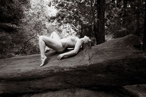 Beautiful Chick Lana Del Lust Posing Completely Naked Outdoors Photos