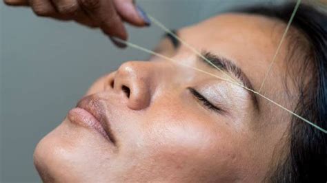 6 astuces utiles pour faire repousser vos sourcils fins ou trop épilés