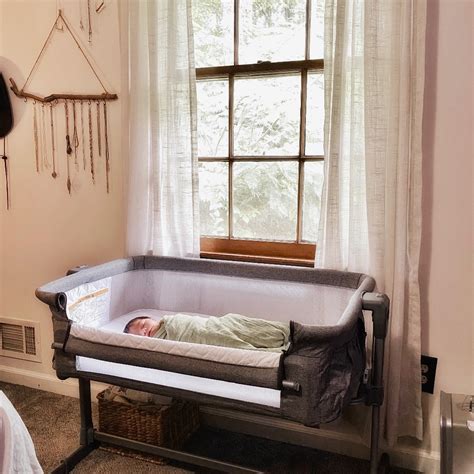 Close2me Bedside Baby Bassinet Delta Children