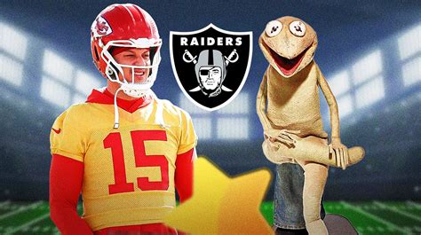 Chiefs' Patrick Mahomes fires back at Raiders' Kermit the Frog troll