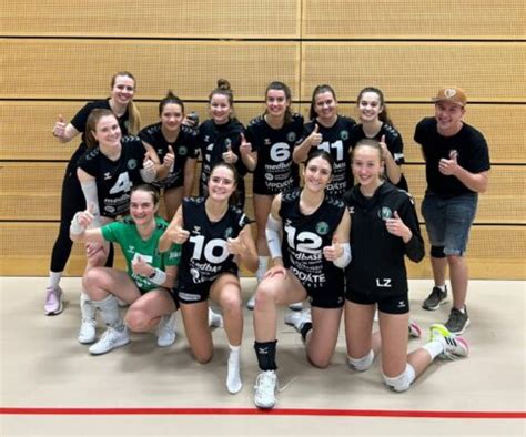 Comeback Sieg Damen Gewinnt Spannendes Cupspiel In Arosa Stv St