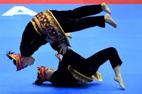 Pesilat Ganda Putri Indonesia Raih Emas Republika Online