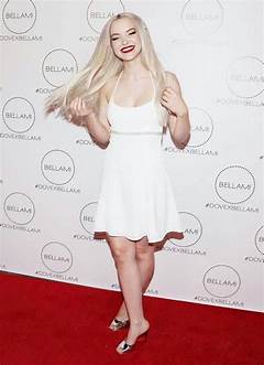 Dove Cameron Sexy