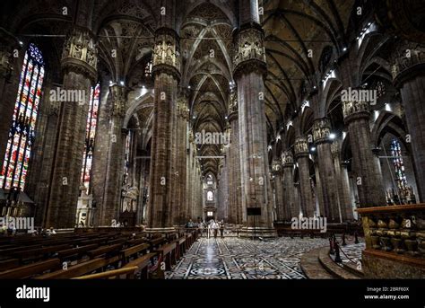 Milán Italia 16 De Mayo De 2017 Interior De La Catedral De Milán