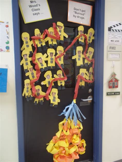 Mrs. Wood's Kindergarten Class: Red Ribbon Week Door Decorating Contest