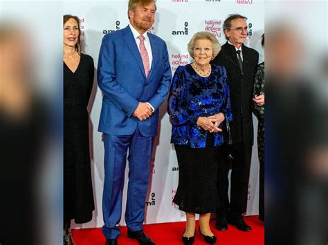 K Nig Willem Alexander Strahlt Mit Mutter Beatrix Auf Dem Red Carpet