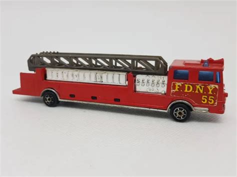 MAJORETTE FEUERWEHR TRUCK 319 Pompier Grande Echelle Beschädigt Rot LKW