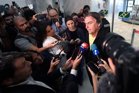 Desembarque De Bolsonaro Tem Apoio T Mido Xingamento E Improviso Veja