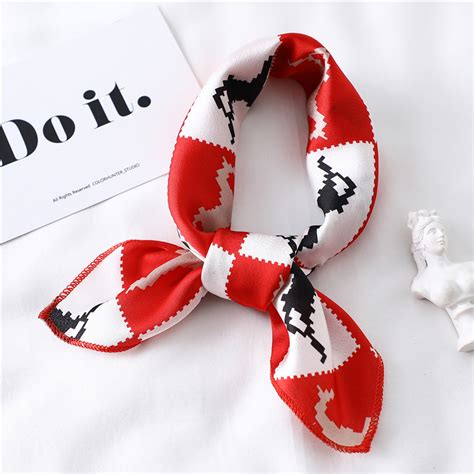 Petit Foulard Femme Rouge Ambre Miss Foulard N En France