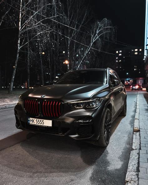 Рідкісний BMW X5 Black Vermillion Edition засвітився у Рівному таких є