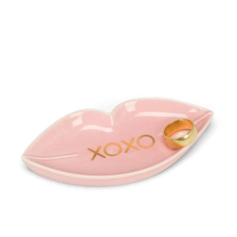 Xoxo Written In Lip Shape