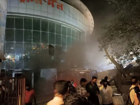 Mumbai Massive Fire Broke Out In Bhandups Dreams Mall 8 Fire Tenders