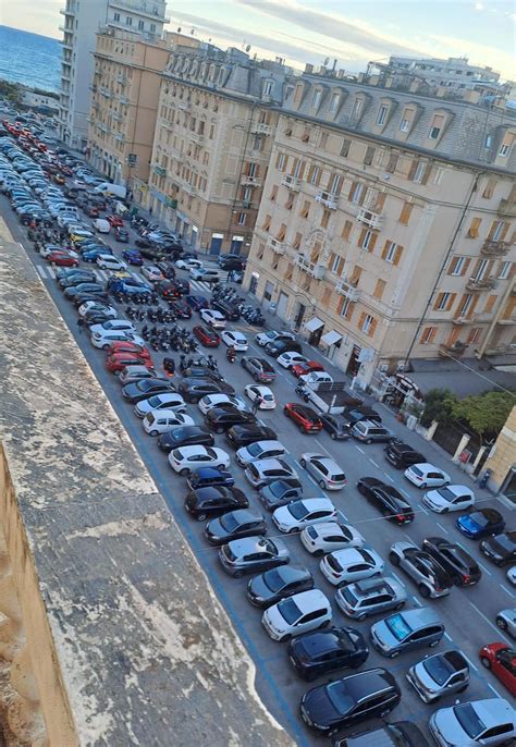 Corteo Di Genova Antifascista Da Corso Gastaldi A De Ferrari Mille In