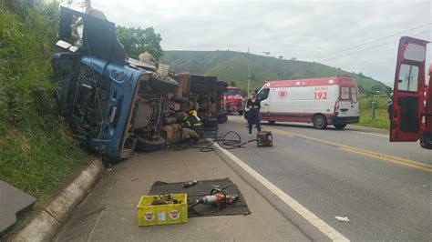 A Gazeta Acidente Com Carreta Interdita Rodovia Em Colatina