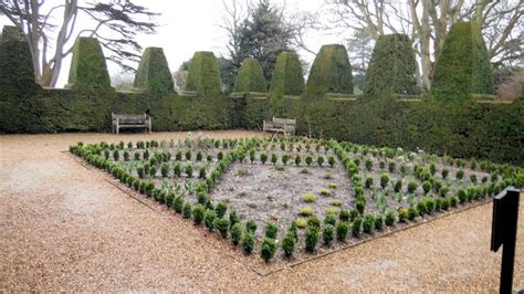 Parterre Nymans Gardens Paul Gillett Cc By Sa Geograph