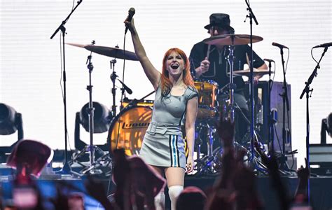 Paramore S Hayley Williams Shares Statement After Cancelling Gigs Touring Is Different At 34