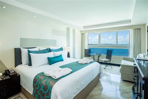 Dreams Sands Cancun Resort & Spa All-Inclusive Resort