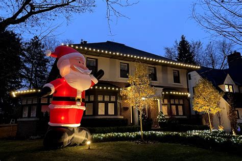 Where to see some of the best Christmas lights in and around Toronto ...