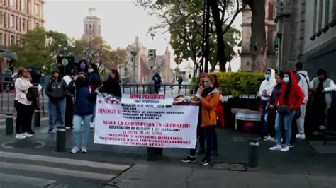 Manifestantes De Taxco Guerrero Protestan En El Zócalo De Cdmx