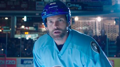 7 Best Ice And Field Hockey Movies And Shows On Netflix Right Now