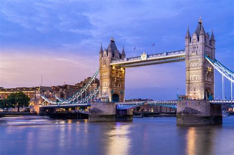 Premium Photo | London Tower Bridge