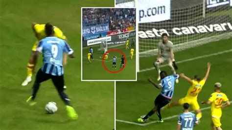 Watch Mario Balotelli S Incredible Rabona Goal As Italian Player Scores