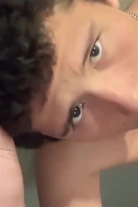 Latina Model Kommt Zu Ihrem Exklusiven Blowjob An XHamster