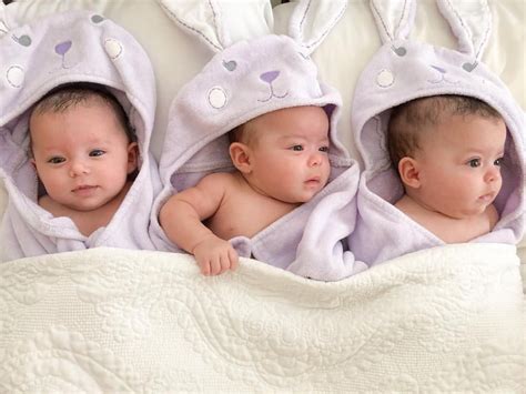 Pin by Maristela Lamberti on Babies & Kids | Triplet babies, Newborn baby sleep, Cute baby photos