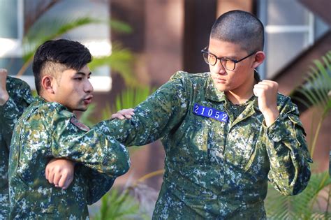 陸軍步兵第302旅近戰格鬥課程 提升訓練成效 漢聲廣播電臺