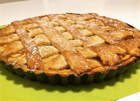 Crostata Frollissima Con Tante Mele Dolce Ricetta Della Nonna