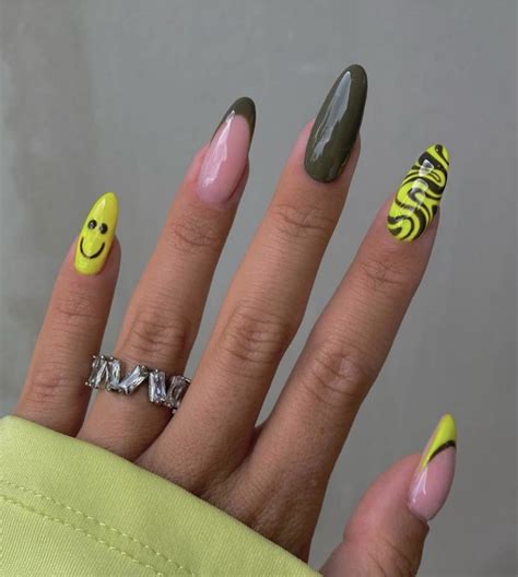 Dolled Up Summer Ready Jet Set Babe Mismatched Press On Nails Slaylebrity
