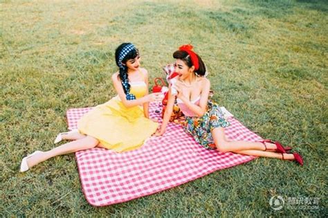 Hot girl trường ngoại ngữ khoe vẻ đẹp cổ điển hút hồn