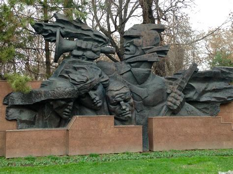 Park named after 28 Panfilov guardsmen, Almaty | Travel Land