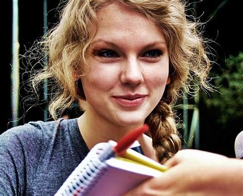 Taylor Swift Without Makeup | Dresses Images 2022