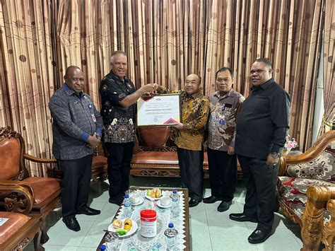 Bpkp Provinsi Papua Barat Serahkan Lhp Dan Penghargaan Kapabilitas Apip