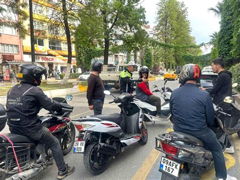 Motosiklet sürücülerine kuralların önemi anlatıldı Haberler