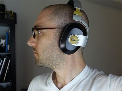 how do i listen to music on my phone